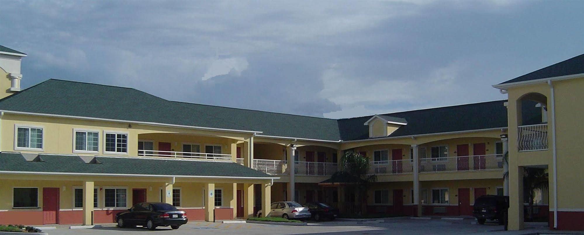 Motel The Symphony &